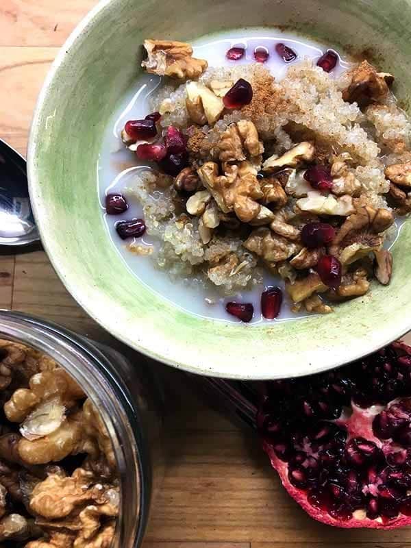 Grot laget med okologisk finsk quinoa og granateple