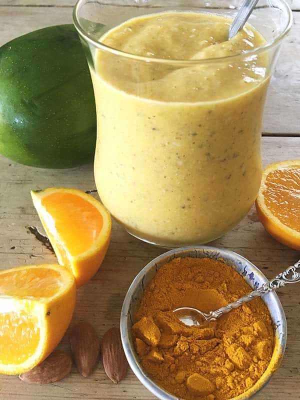 mangosmoothie favoritt med appelsin og gurkemeie