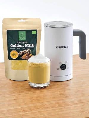 Golden Milk økologisk pulvermiks med G3 Ferrari melkeskummer